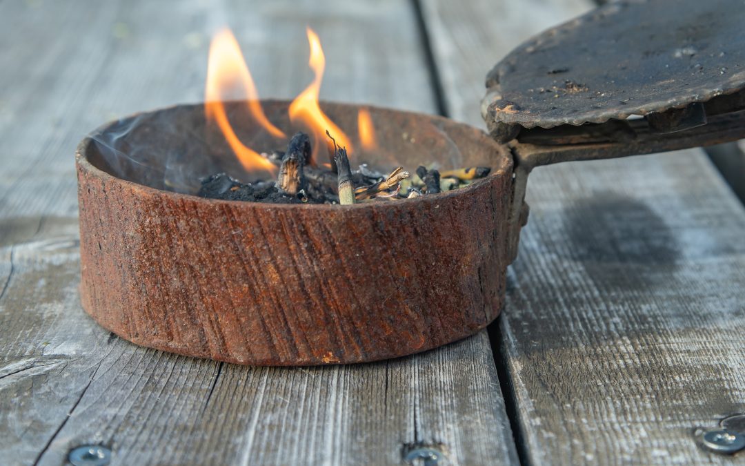 Räucherpfanne, Raunächte und der Glaube an das Große Ganze